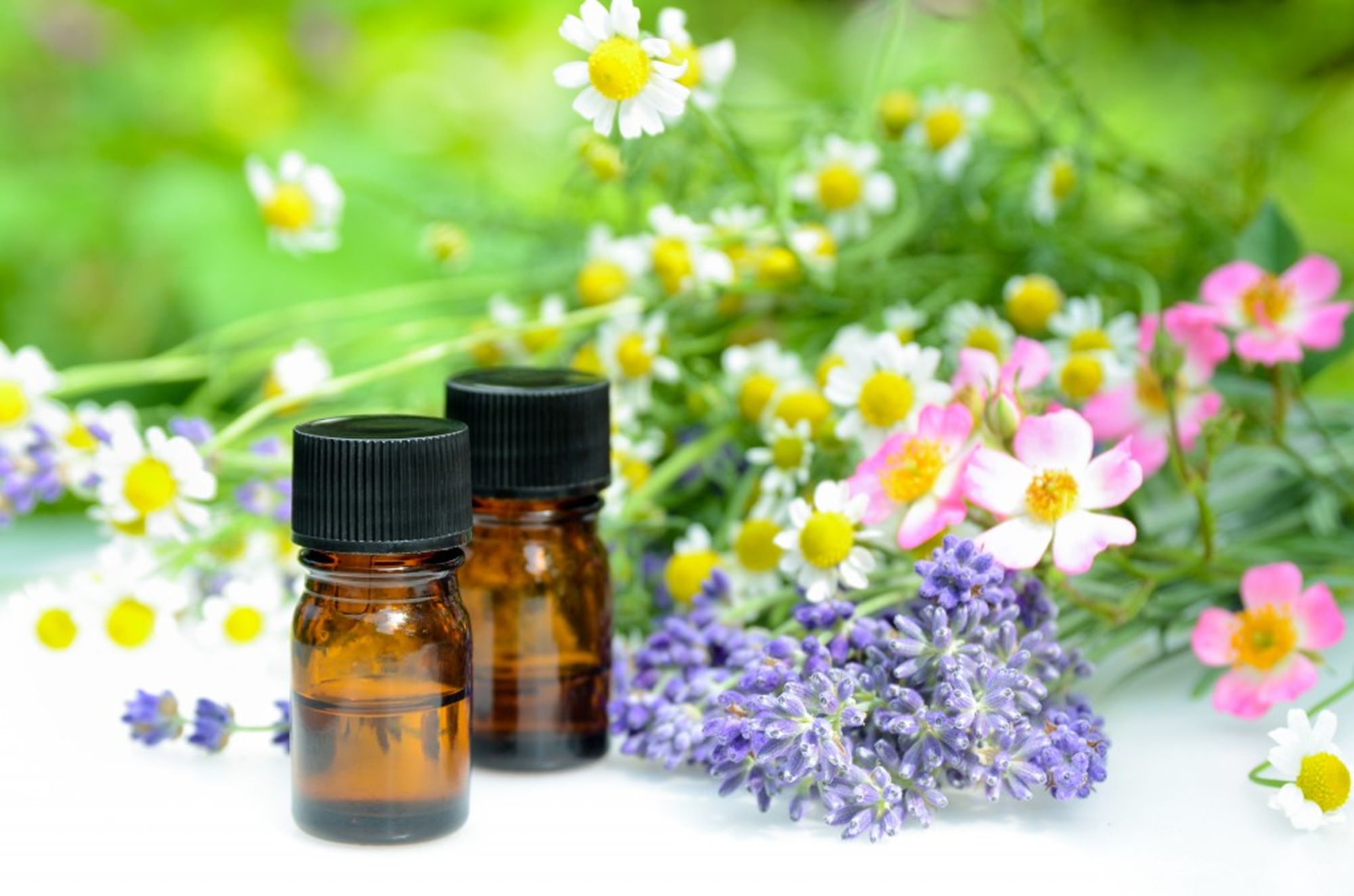 アロマオイルとフラワー